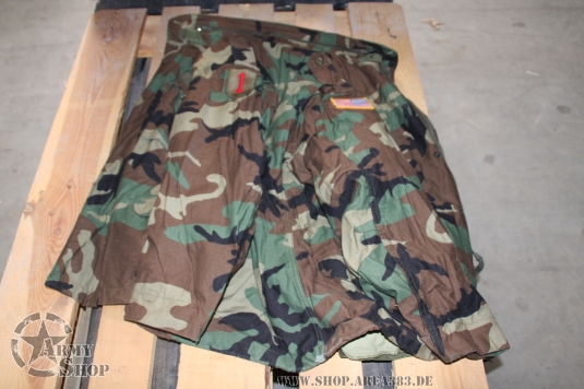 M-65 US Army Coat Cold Weather Field Woodland Camo Med Short