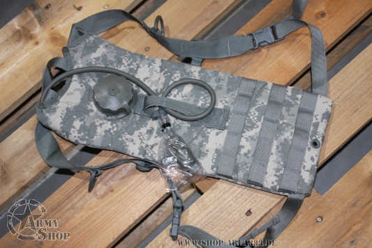 US Army Molle II Hydration Carrier ACU